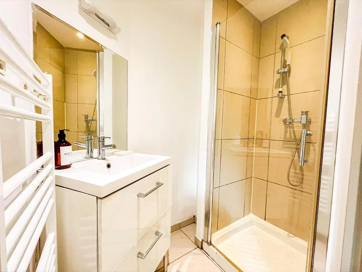 Suite Coumba Villeurbanne 0*,  France